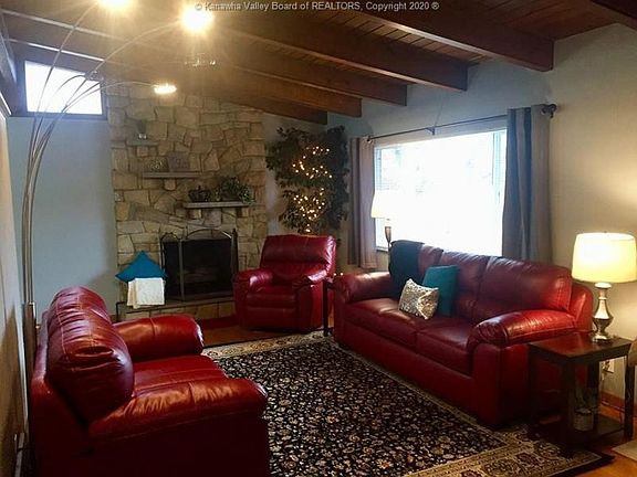 4th image of 1202 Crown Dr
