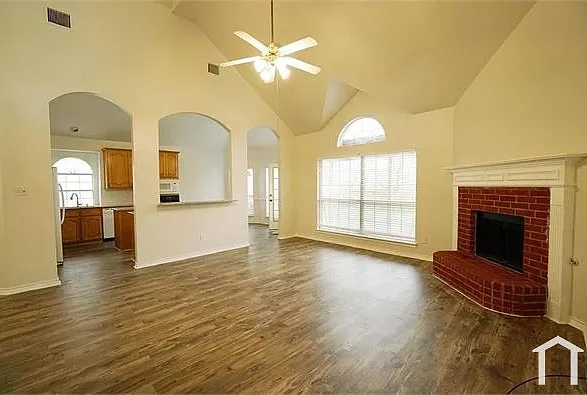 311 Fort Edward Dr — Photo 5