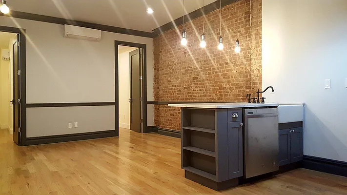 Rented by Premier Metro Realty Corp | media 2