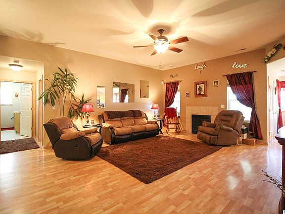 4th image of 1901 S Highlands Blvd