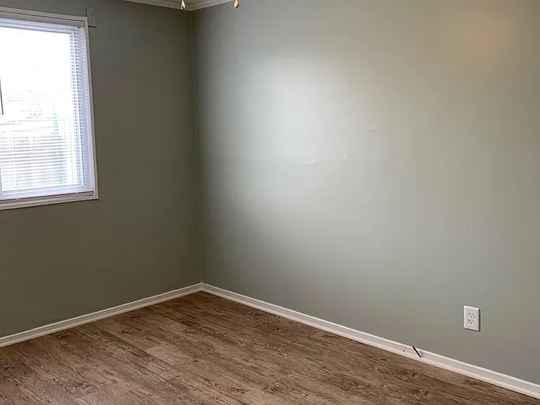 614 N Tremont Dr — Photo 5