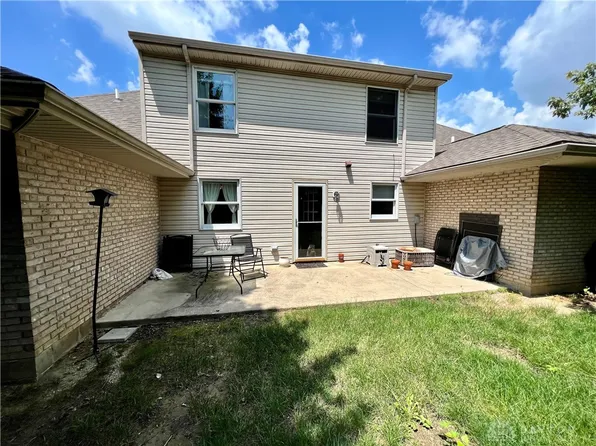 1734 Washington Landing Dr, Eaton, OH 45320