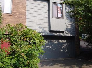 90 Trolley Crossing Ln, Middletown, CT 06457