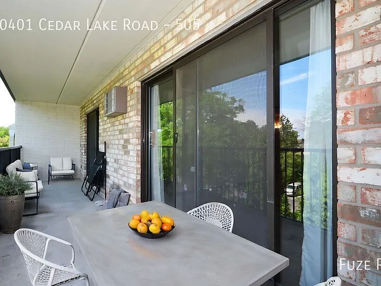 10401 Cedar Lake Rd #505 — Photo 14