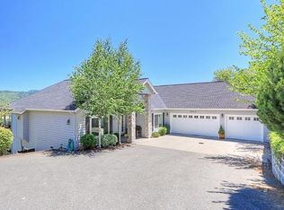 1913 NW Crown St, Grants Pass, OR 97526