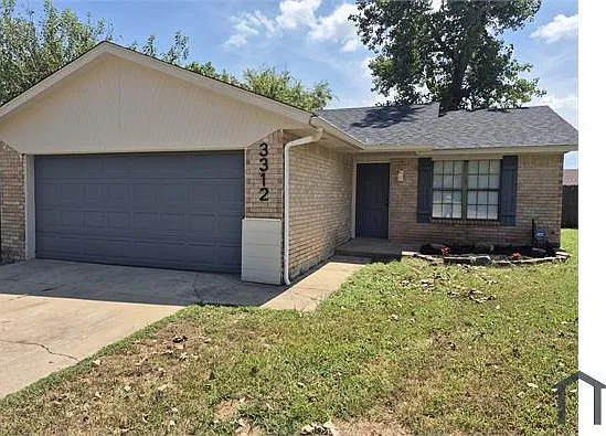 3 bed, 1048 sqft, $1,400 — Photo 2