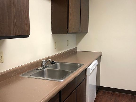 2nd image of 333 Maplewood Dr APT 203