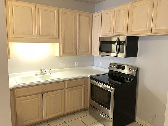 3rd image of 838 E South Temple St #204