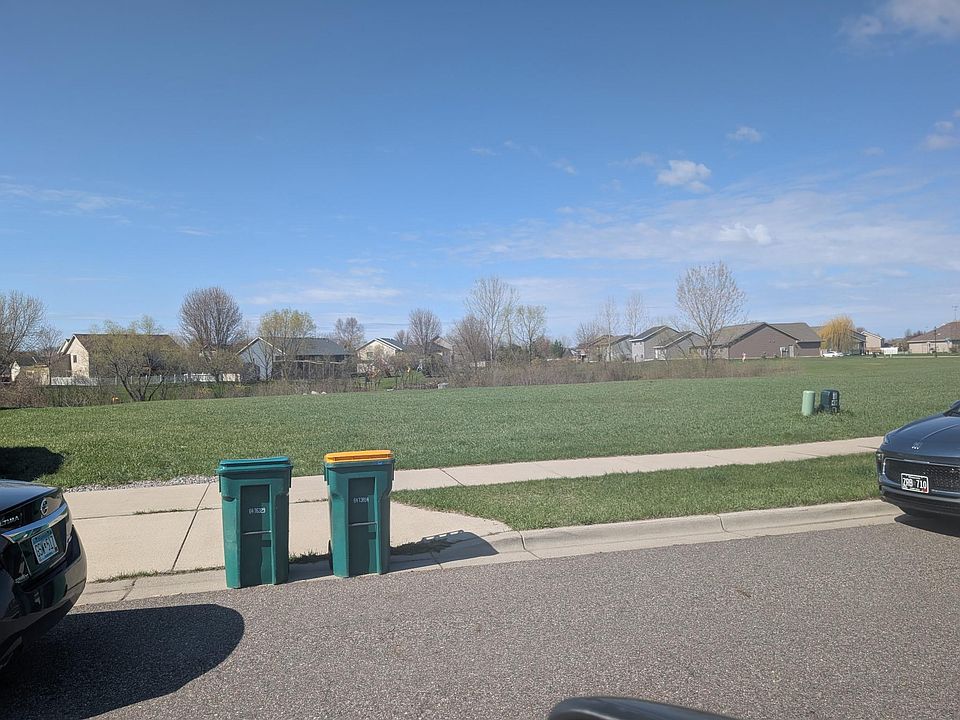 1st image of 2124 4th St N