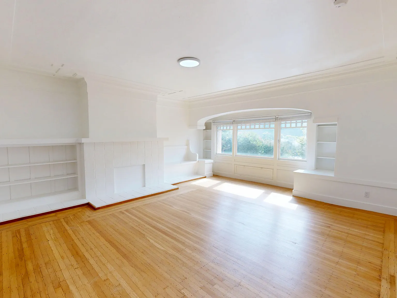 1077 Ashbury Street — Photo 2