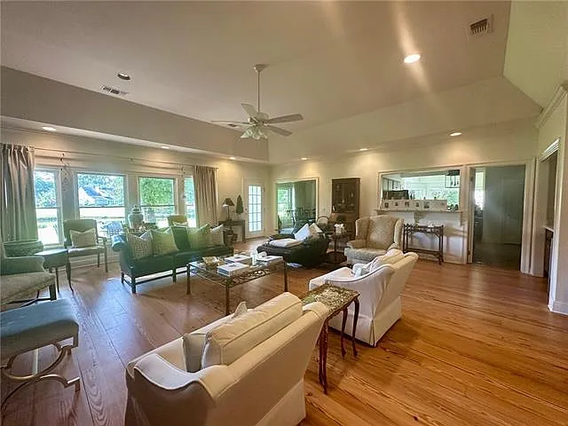 510 Beau Chene Dr — Photo 5