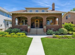 613 S Prospect Ave, Park Ridge, IL 60068