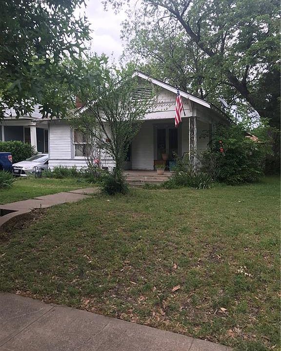 2nd image of 218 N Winnetka Ave