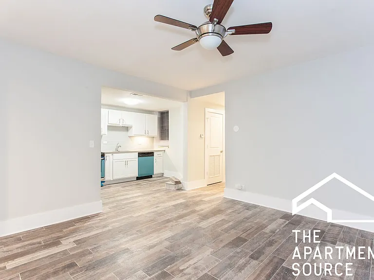 2922 W Logan Blvd #GDN — Photo 3