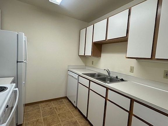 3rd image of 15222 10th Ave SW #231