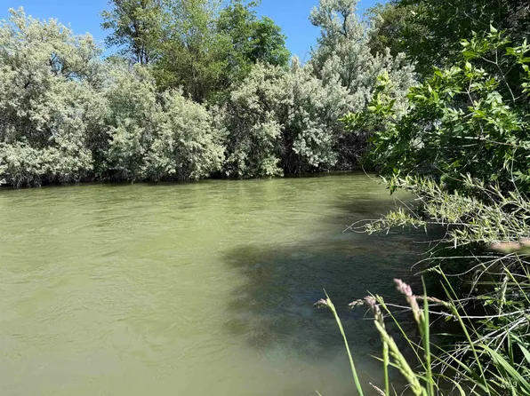 1700 S A, Gooding, ID 83330