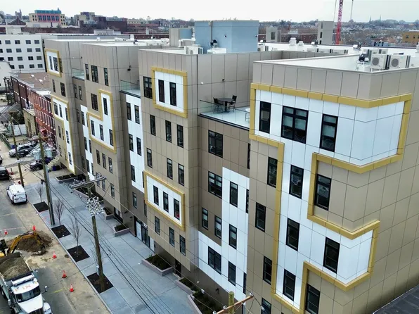 187 Culver Avenue image 12 of 16