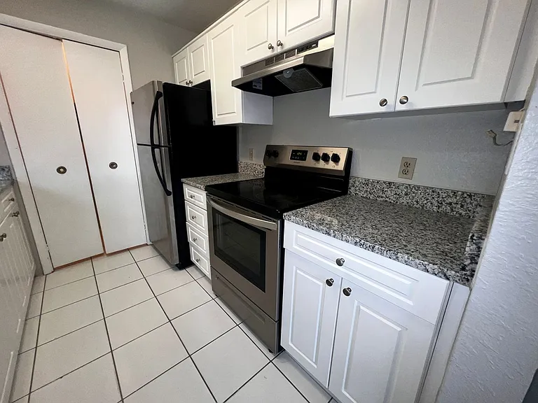 4355 Perkinshire Ln #M-104 — Photo 8