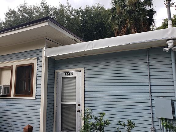 2nd image of 744 Johnson Ave #2