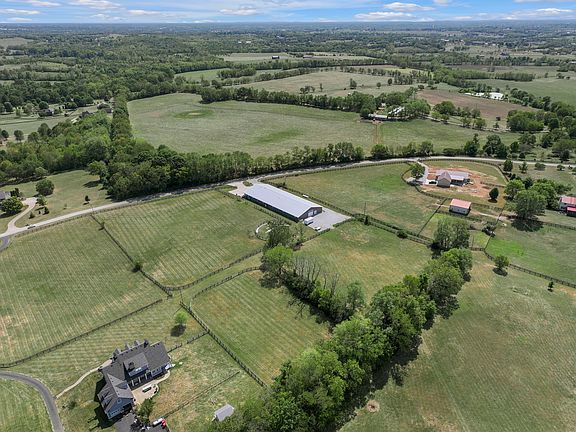 3rd image of 201 Creekwood Way