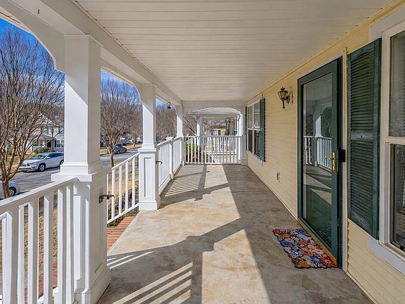 2nd image of 133 Aisha St