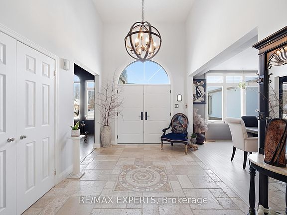 3rd image of 11 Basswood Cir