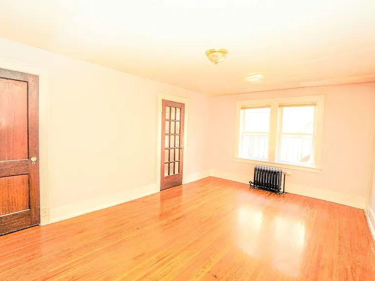 49 Troup St — Photo 16