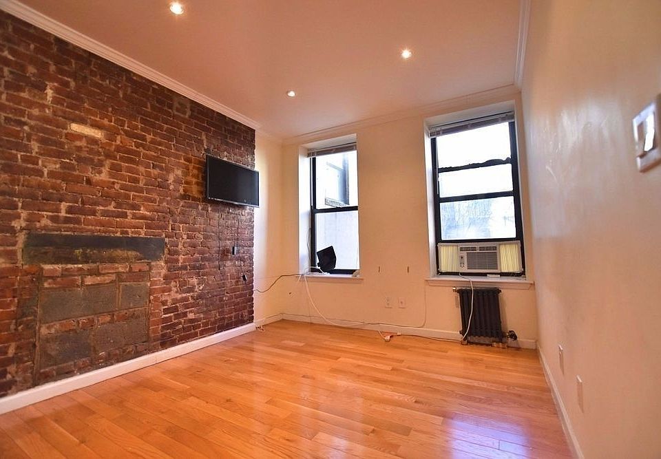 1st image of 239 Henry St #4F
