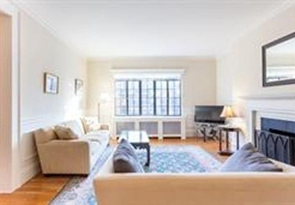 2nd image of 195 Marlborough St APT 4