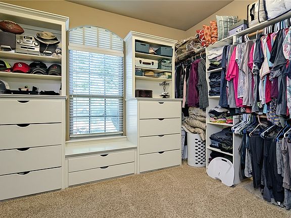 2nd image of 2403 NW Linebarger Ln