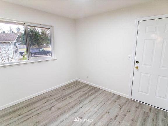 3rd image of 8912 Mulberry Ct SE