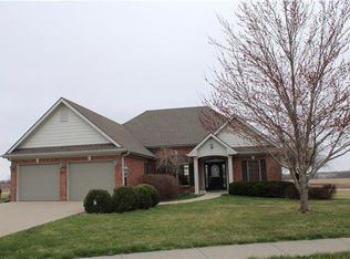503 Natalee Ln, Gower, MO 64454