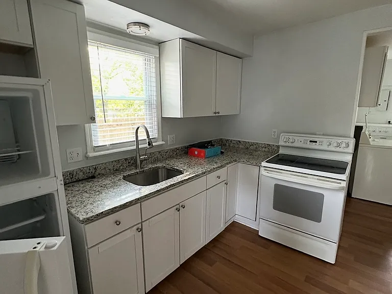 55 Vermont Dr — Photo 9