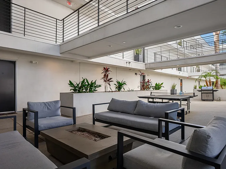 16300 Ventura Blvd #209 — Photo 14
