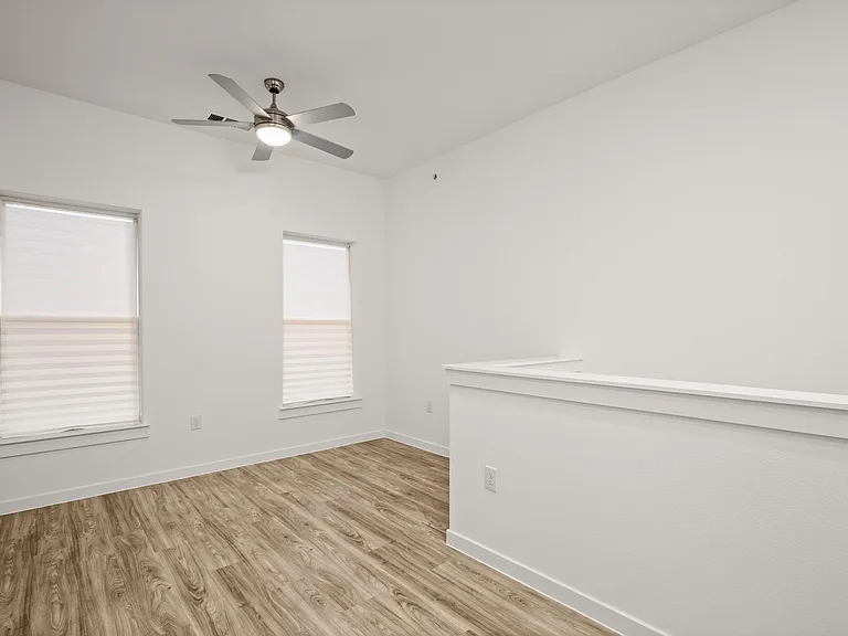 4901 Springdale Rd #101 — Photo 26
