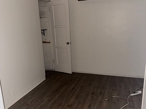 4th image of 207 S Grand Oaks Ave