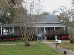 308 S Live Oak St, Geneva, AL 36340