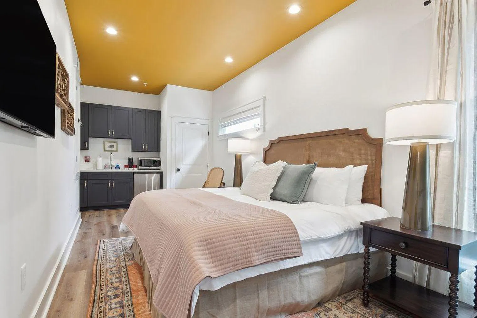 Studio, 1.0 bath, 430 sqft, $3,899 — Photo 4