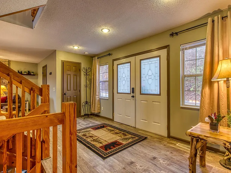 905 Smoky Bears Way — Photo 11
