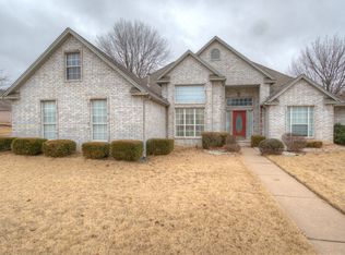 862 N Ivy Ln E, Sand Springs, OK 74063