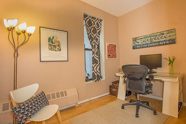 Sold by Dwell Residential Inc | media 9