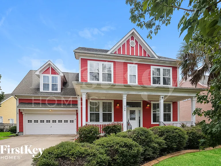 228 Silverwood Ln — Photo 1