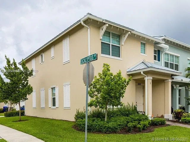4860 Eucalyptus Dr #1