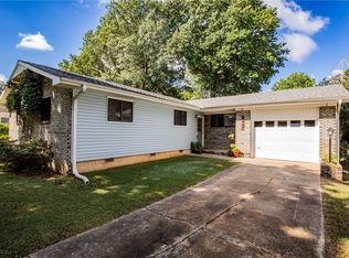 2027 N Erstan Ave, Fayetteville, AR 72703