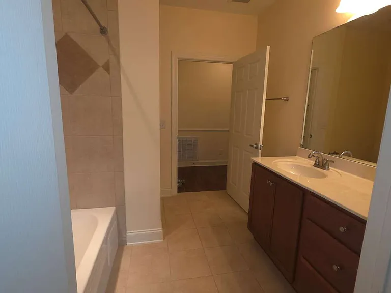 321 Gallery Dr #202 — Photo 51