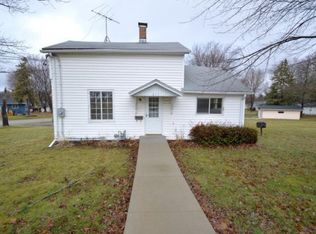 311 E Larrabee St, Omro, WI 54963