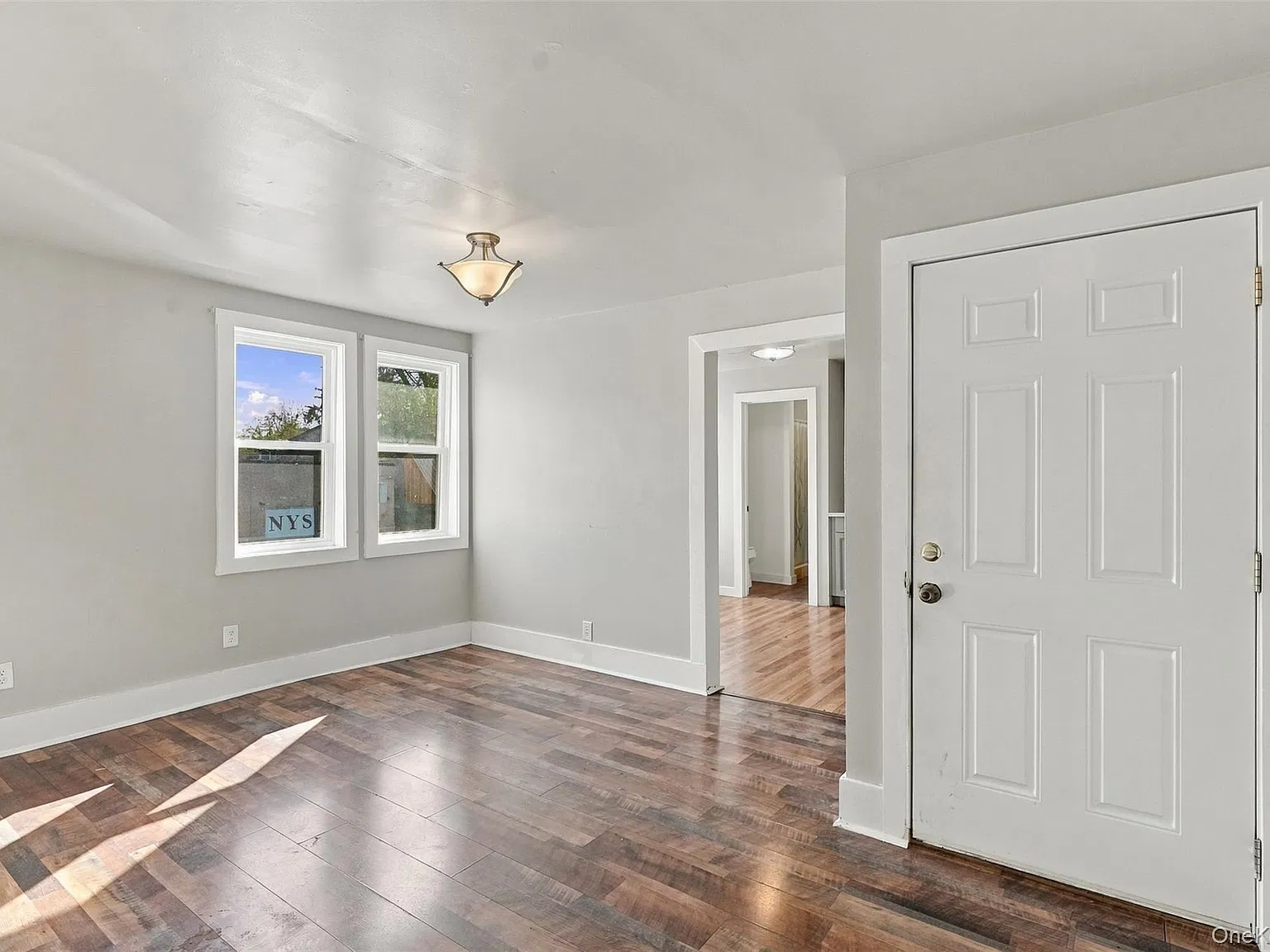 3 bed, 1.0 bath, 850 sqft, $2,400 — Photo 4