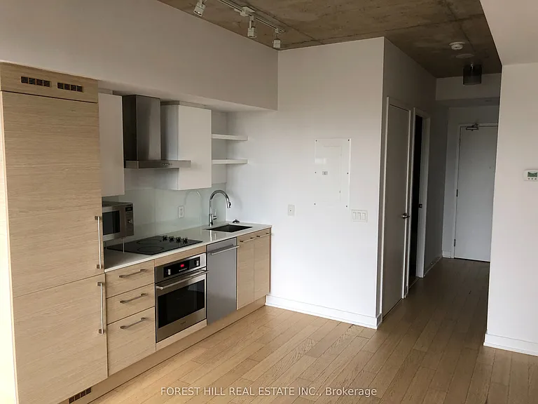 1030 King St W #416 — Photo 3