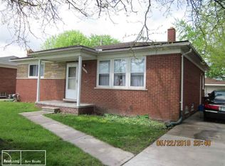 27705 Rockwood St, Saint Clair Shores, MI