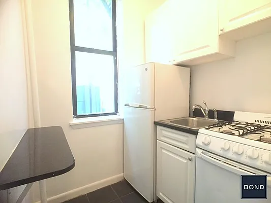 Rented by Bond New York | media 9